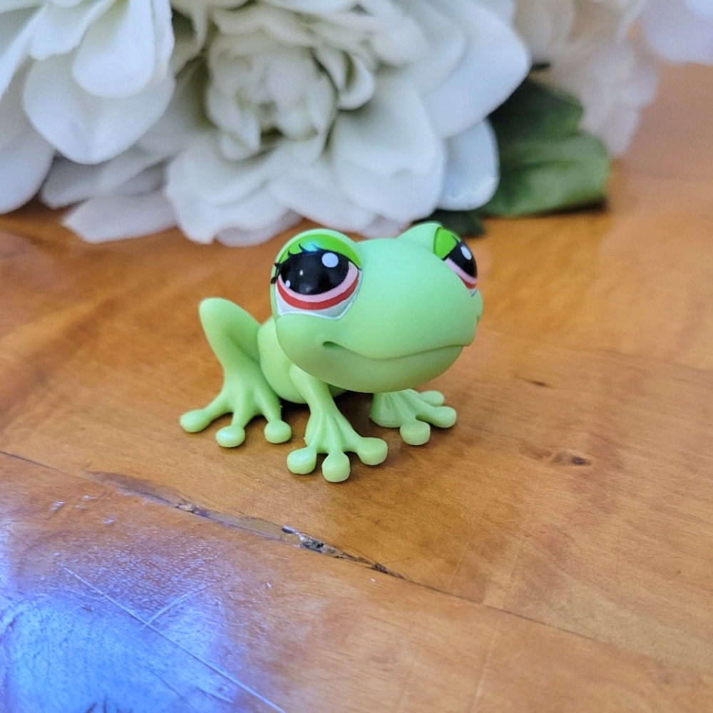 Littlest Pet Shop LPS #898 Frog Lime Green Spotted Red Eyes 2007